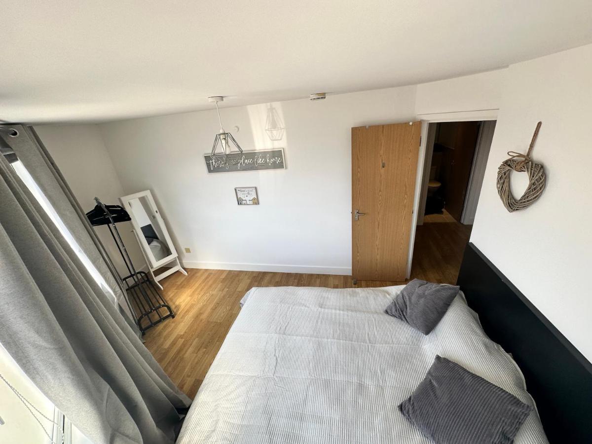 2 Bedroom Flat 1 Stop From Bridge * Londra
