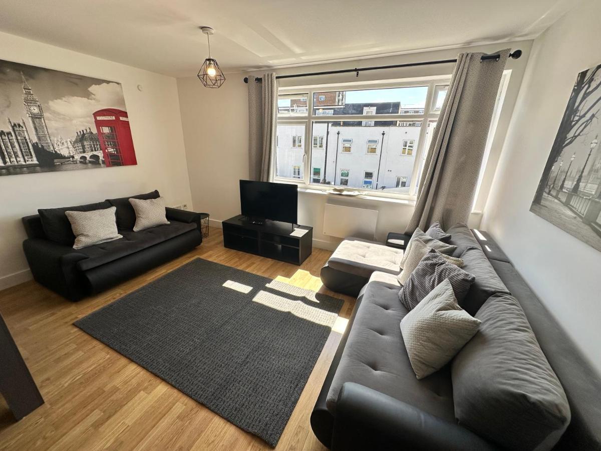 Appartamento 2 Bedroom Flat 1 Stop From Bridge *