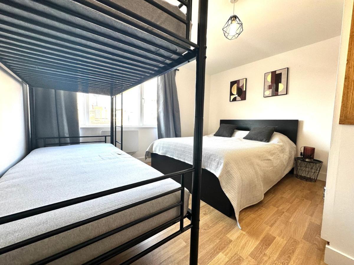 2 Bedroom Flat 1 Stop From Bridge Appartamento *